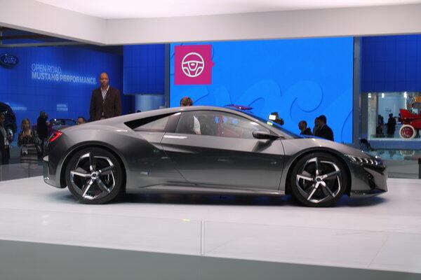 Acura's NSX concept is one step closer to the production model that will likely go on sale in 2015.