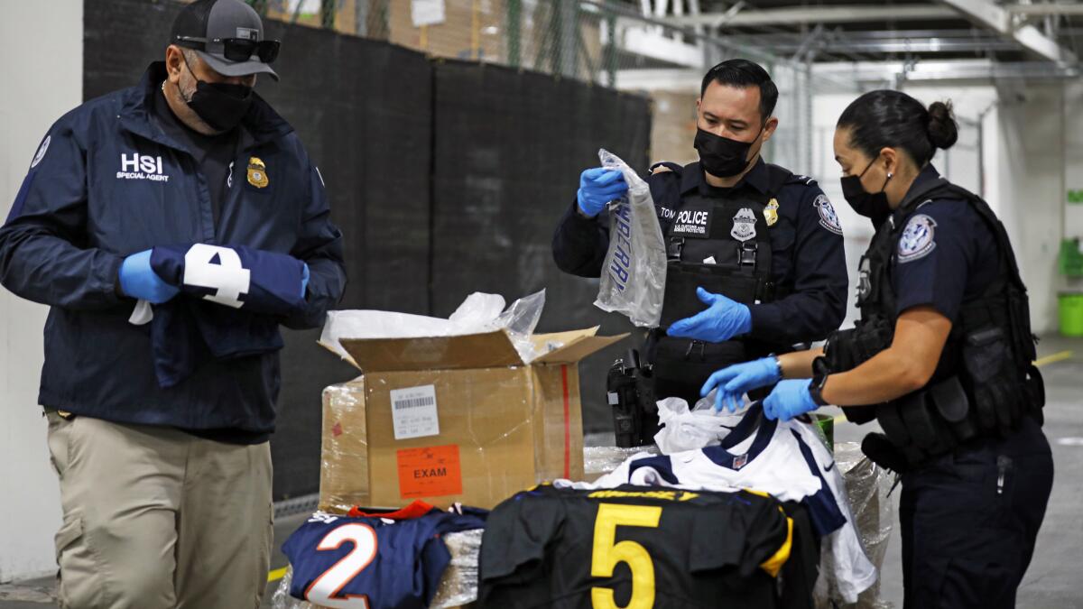 Fake Super Bowl tickets and merchandise are a $24-million business for  criminals - MarketWatch