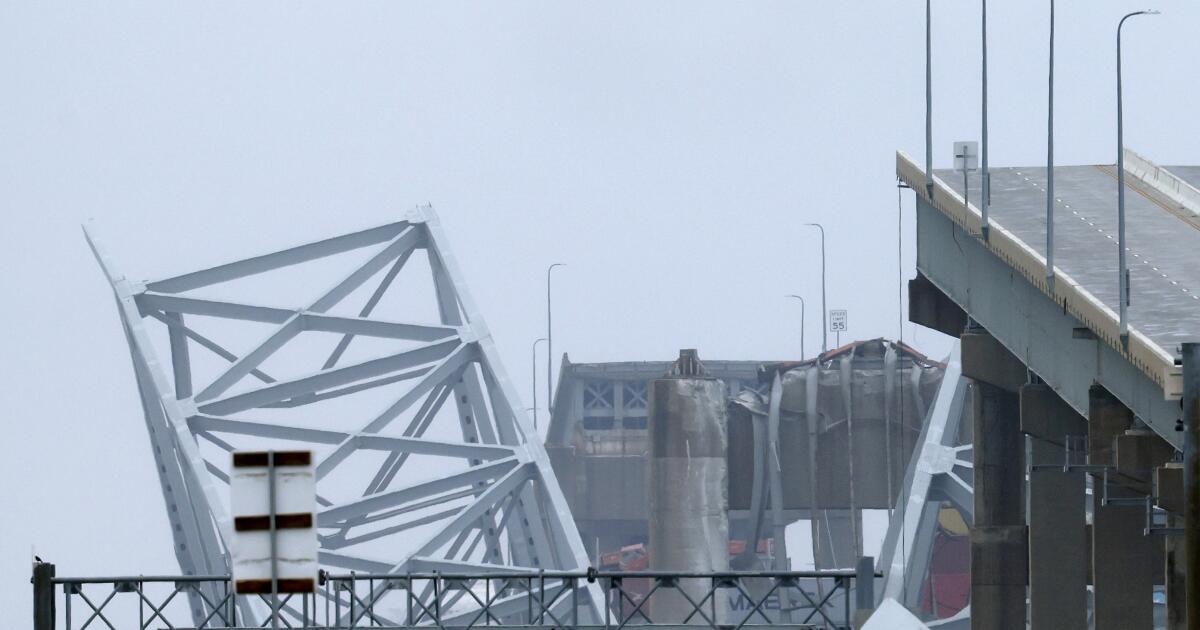 Enlèvement des ruines du pont de Baltimore en cours ;  recherche suspendue