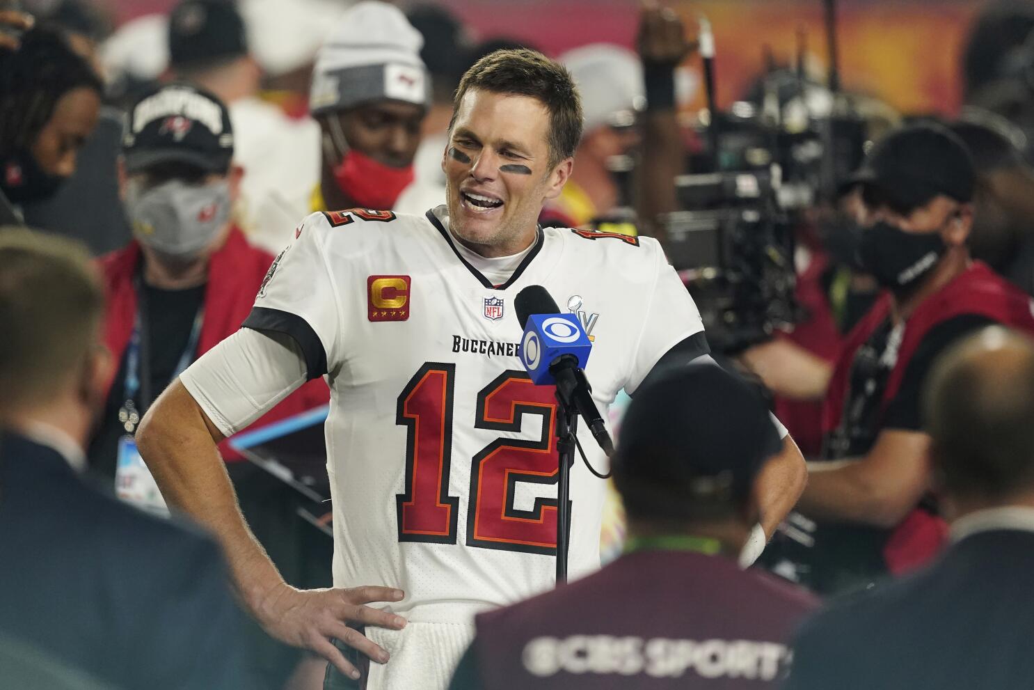 tom brady signs with the buccaneers