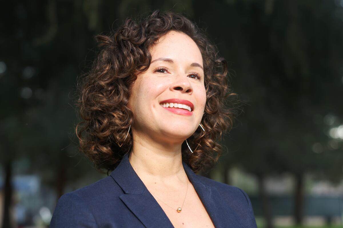 Charise Castro Smith es coautora y codirectora de “Encanto”.