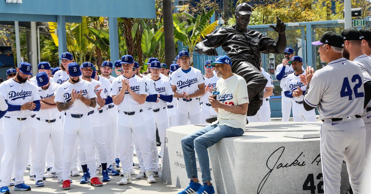 Kareem Abdul-Jabbar, Dodgers için Jackie Robinson Günü'nün önemi konusunda güçlü sözlere sahip