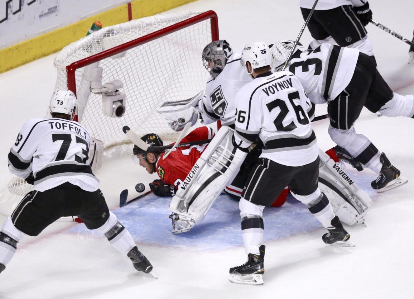 Peter Regin, Jonathan Quick, Willie Mitchell, Tyler Toffoli, Slava Voynov