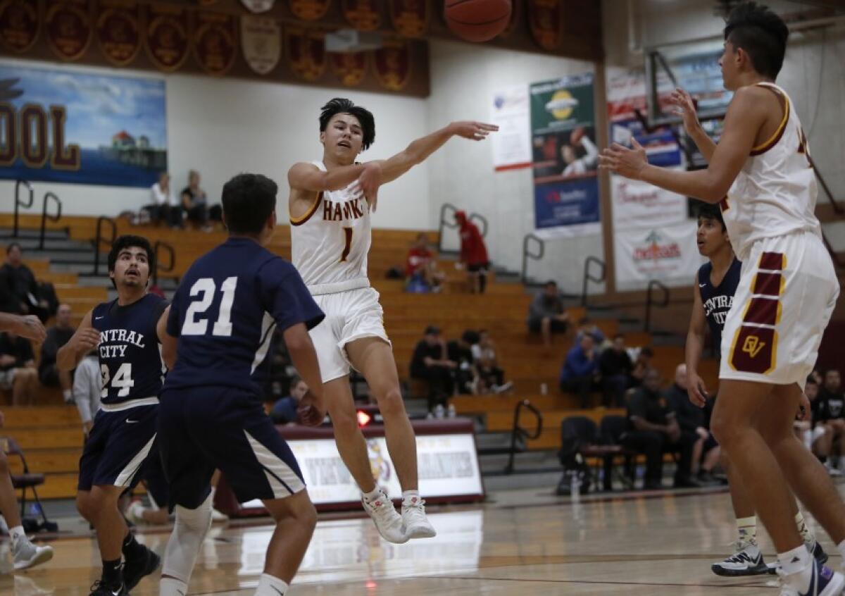 Ocean View’s Cash Schneckenberger (1) passes during the first half of a Jim Harris Classic game on Nov. 19, 2019.