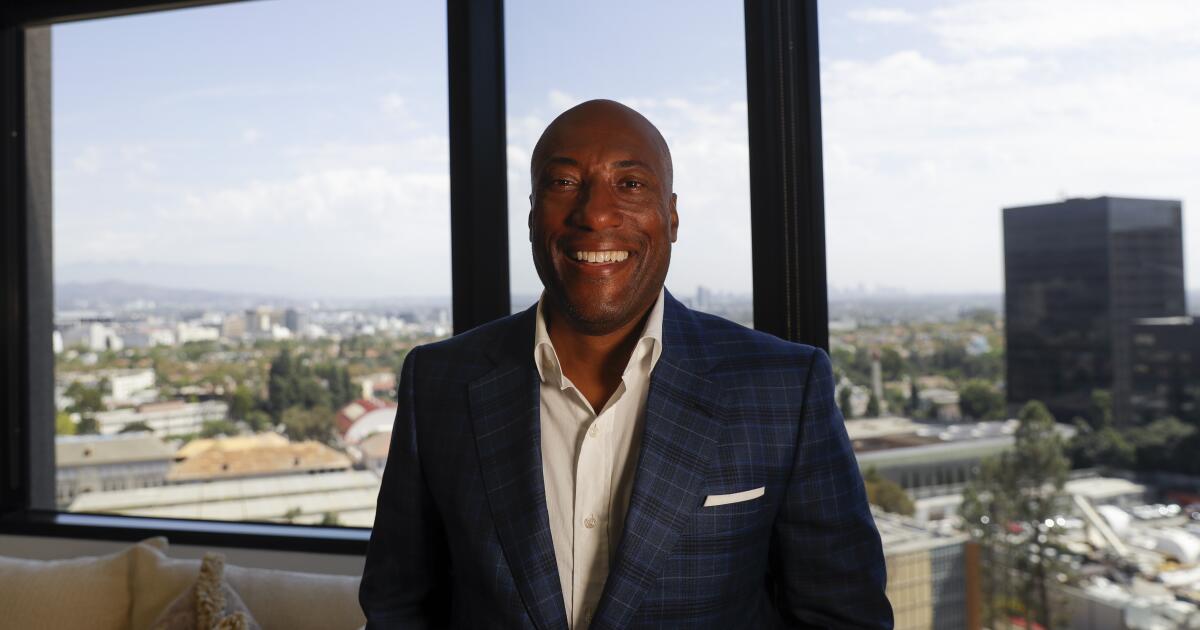 Entertainment mogul Byron Allen to acquire Buzzfeed, HuffPost Entertainment mogul Byron Allen to acquire Buzzfeed, HuffPost