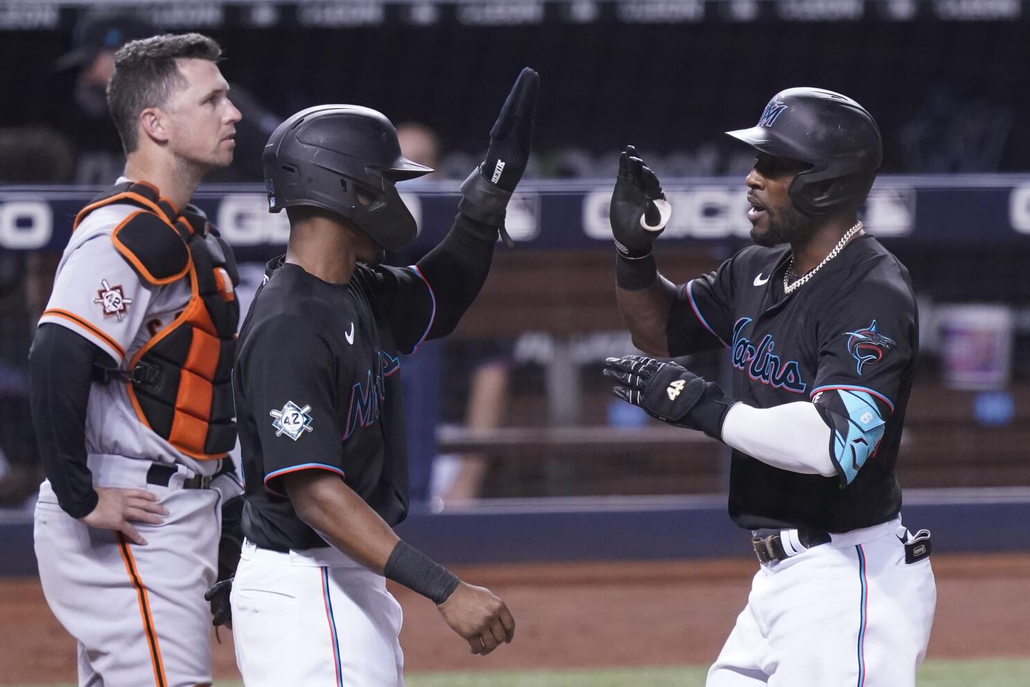 Marte's 3-run HR in 8th lifts Marlins to 4-1 win vs Giants - The