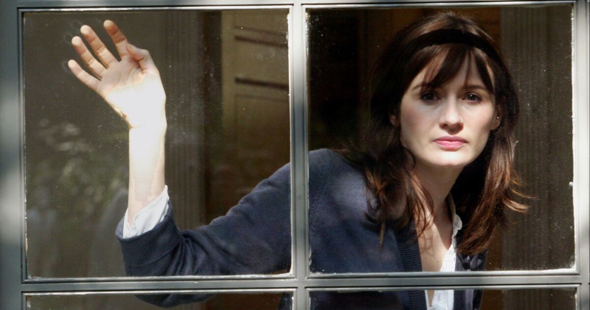 Imdb File Emily Mortimer On The Perils Of Learning Aaron Sorkin Dialogue And Playing A Not So 