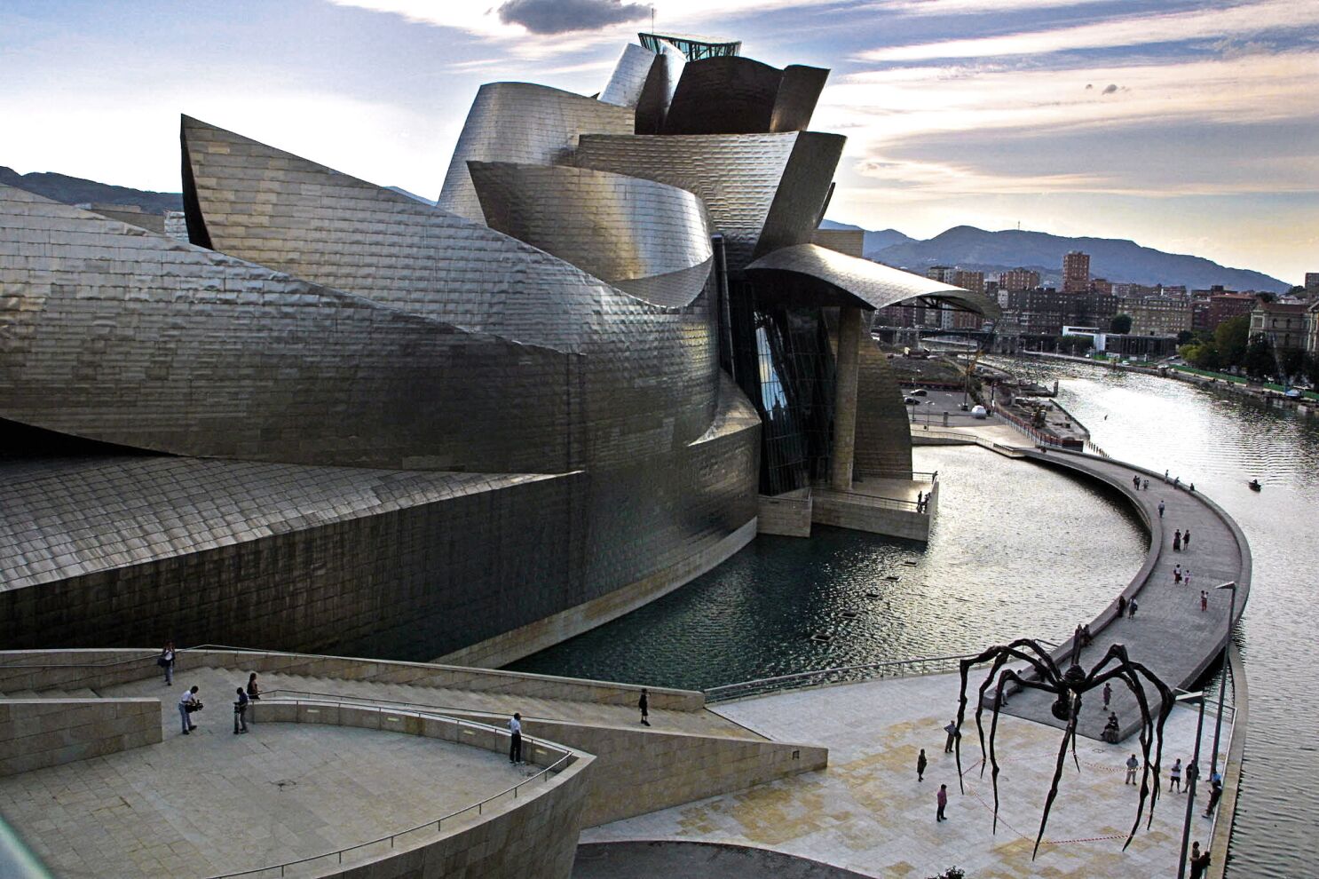 the Guggenheim Bilbao is reopening after coronavirus - Los Angeles