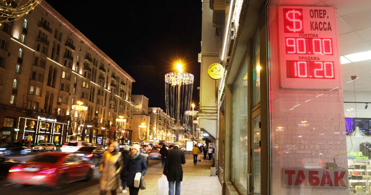 Mood darkens in Moscow as Putin presses Ukraine war, but West still largely blamed Mood darkens in Moscow as Putin presses Ukraine war, but West still largely blamed