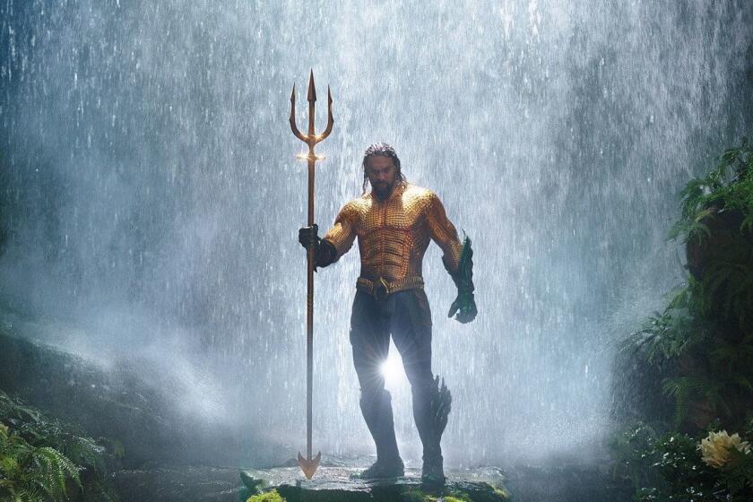 Una imagen de Jason Momoa caracterizado como Aquaman.