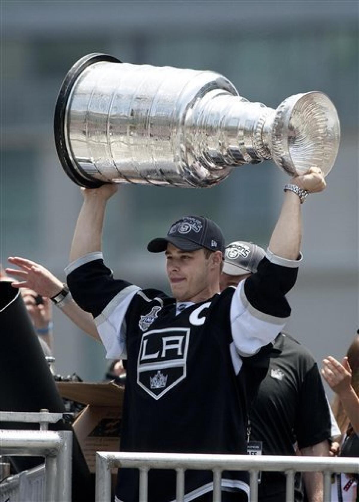 Kings show off Stanley Cup at parade – Orange County Register