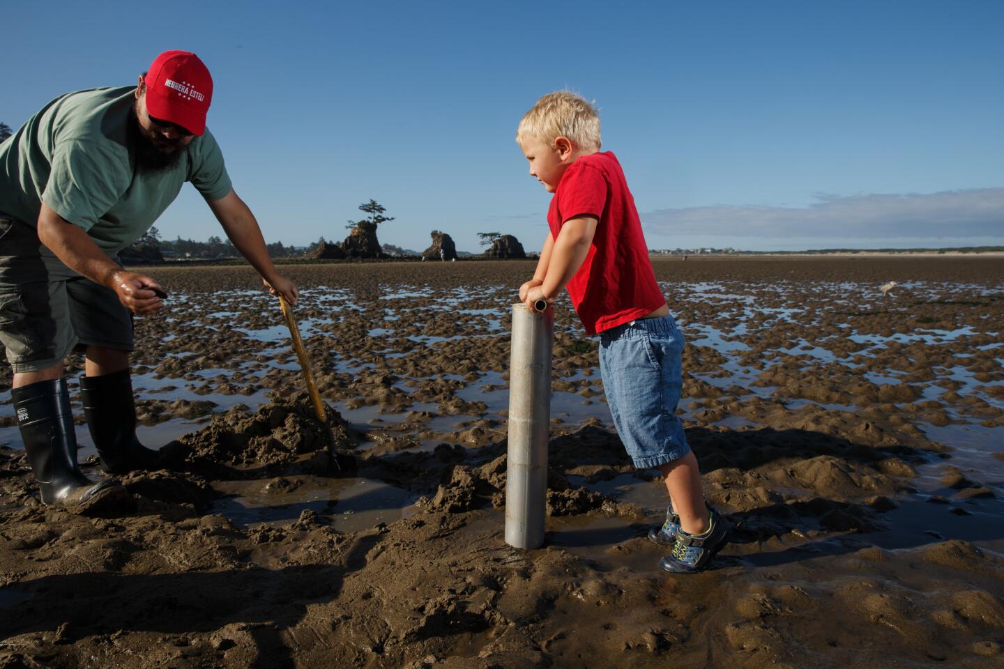 Clamming and crabbing in Oregon