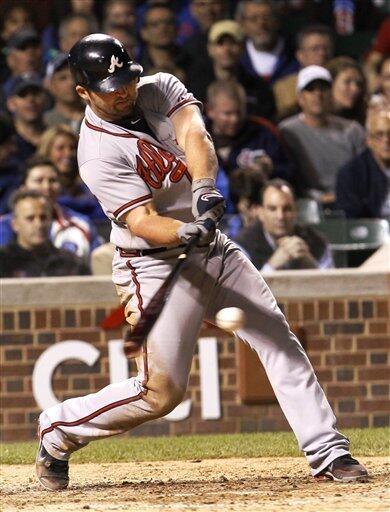 Cubs beat Braves, stop Uggla's streak