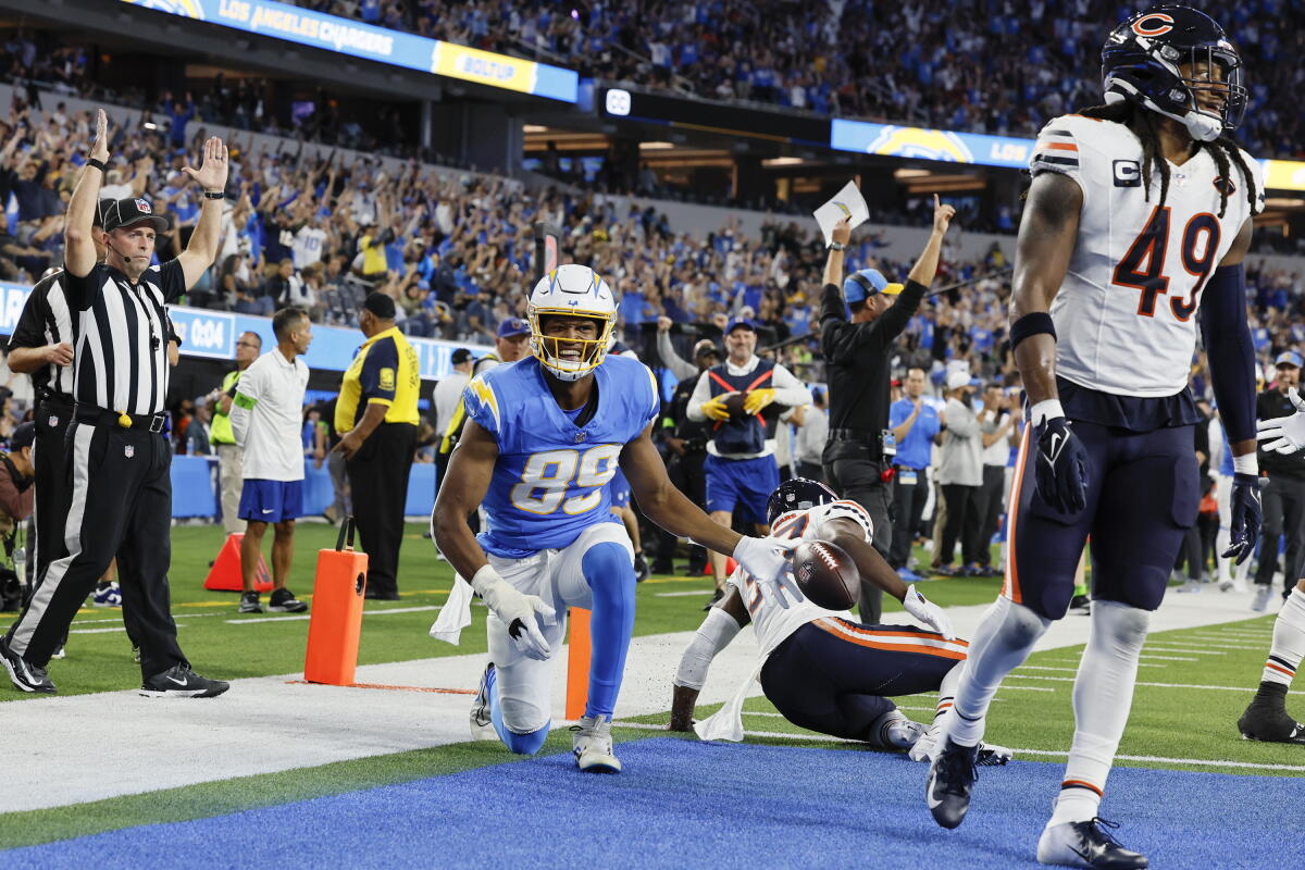 Donald Parham Ras Chargers score on their first five drives in rout of Bears - Los ...