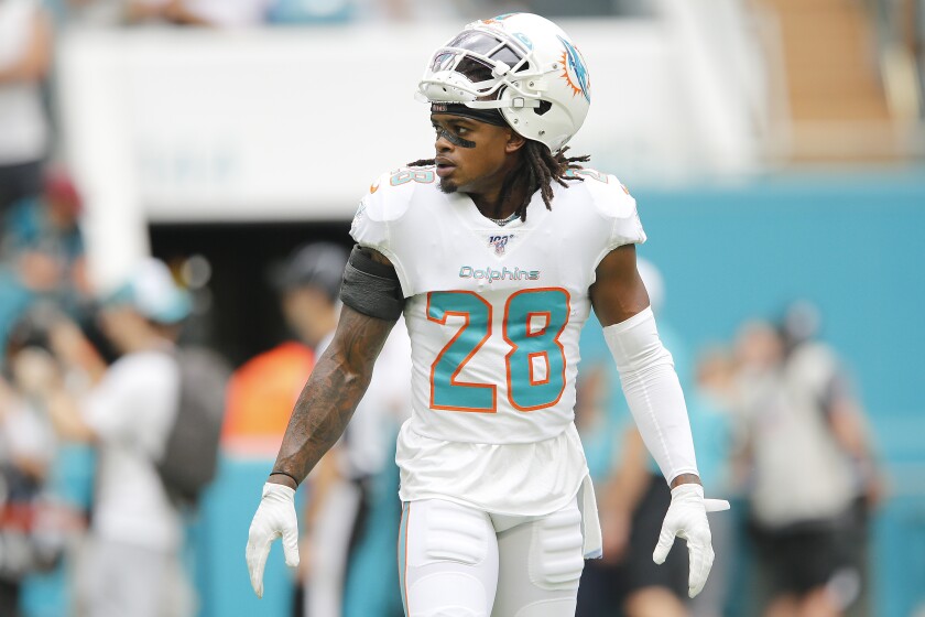 Bills fan accuses Miami's Bobby McCain of spitting in his face after game -  Los Angeles Times