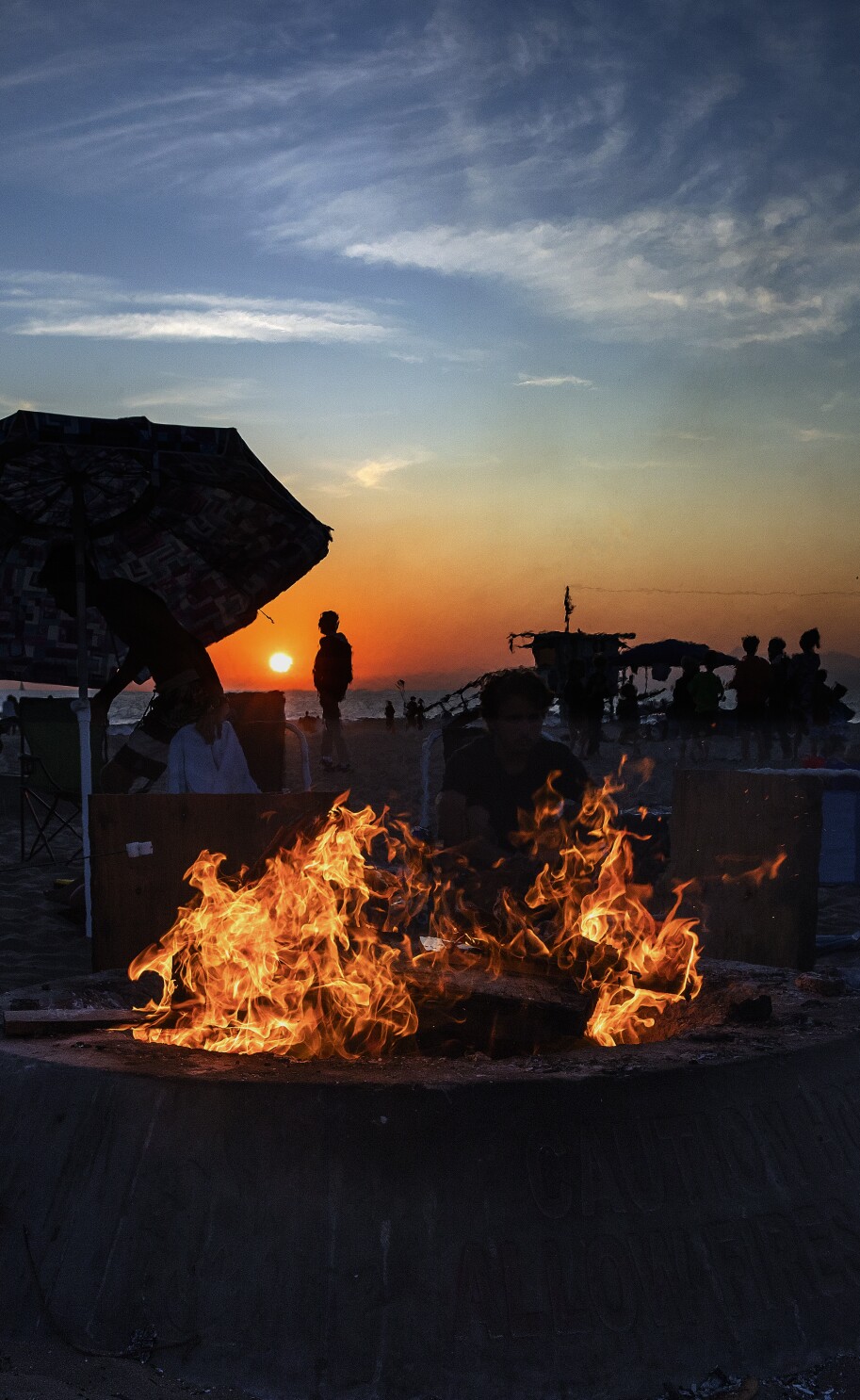Burning Man In The South Bay A Crazy Beach Party Aglow With Bonfires And Tradition Los Angeles Times Burning Man In The South Bay A Crazy Beach Party Aglow With Bonfires And Tradition Los Angeles Times