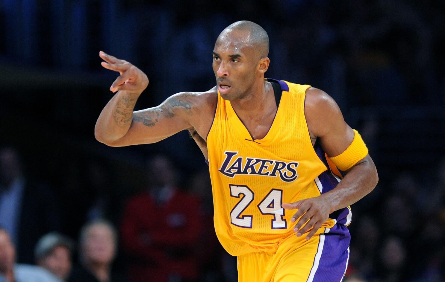 Kobe Bryant skips shoot-around with sore throat, but likely to