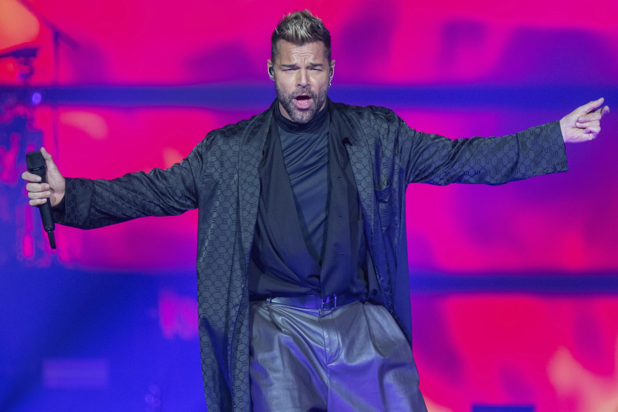 Ricky Martin durante un concierto el 29 de octubre de 2021 en State Farm Arena en Atlanta.