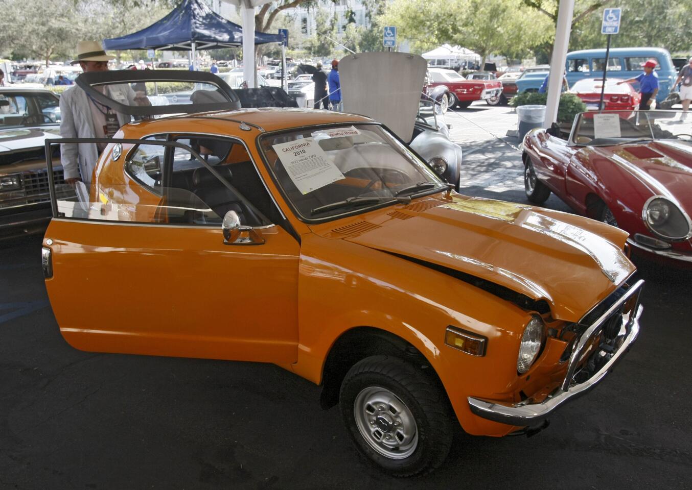 Photo Gallery: Classic cars auction in Burbank
