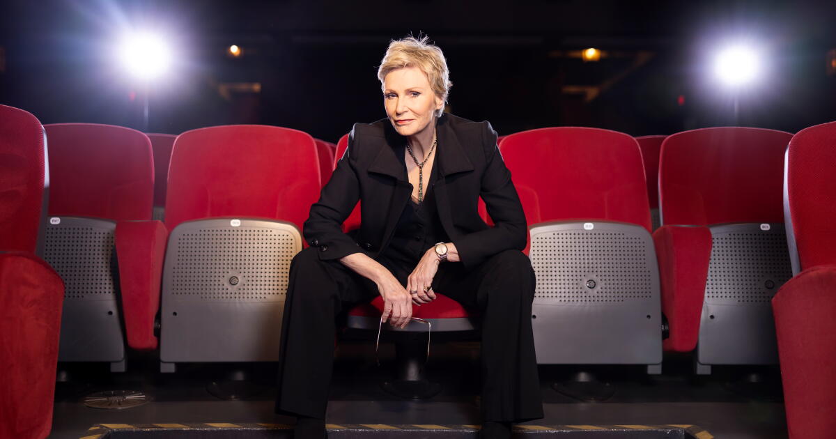 Jane Lynch on Sazz's fate, 'Only Murders' Season 5 return