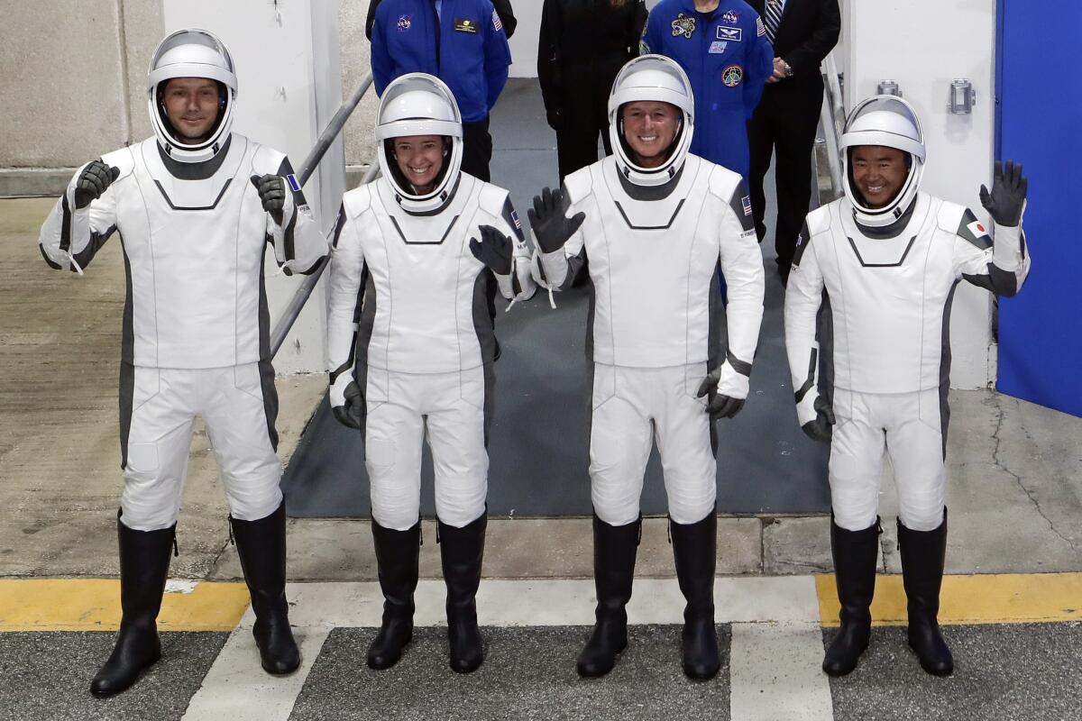 Los astronautas de la cápsula Crew Dragon.