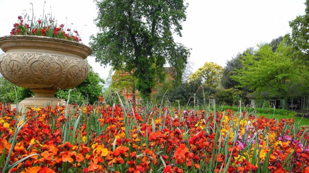 The Royal Botanic Gardens at Kew is about 10 miles from London. Air New Zealand is offering a round-trip fare from LAX to London's Heathrow for less than $800 for off-season travel.