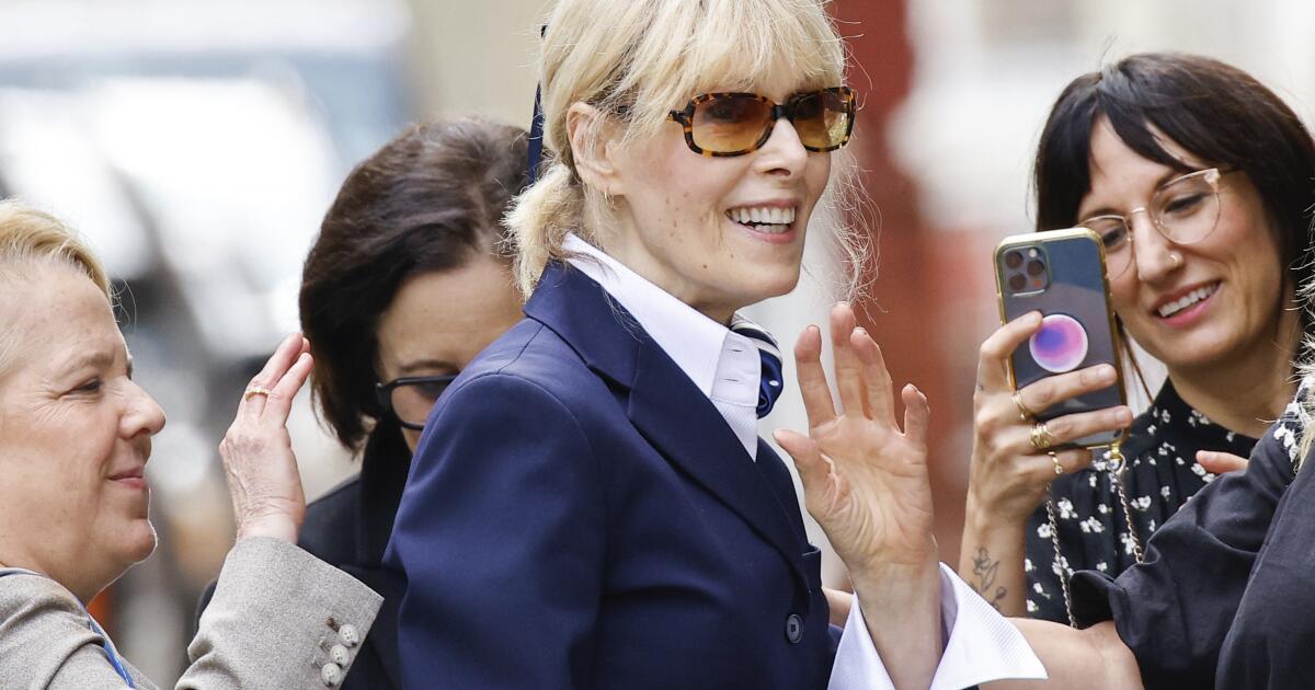 Trump'ın cinsel saldırı davasına ve E. Jean Carroll'a yeni film geri dönüyor