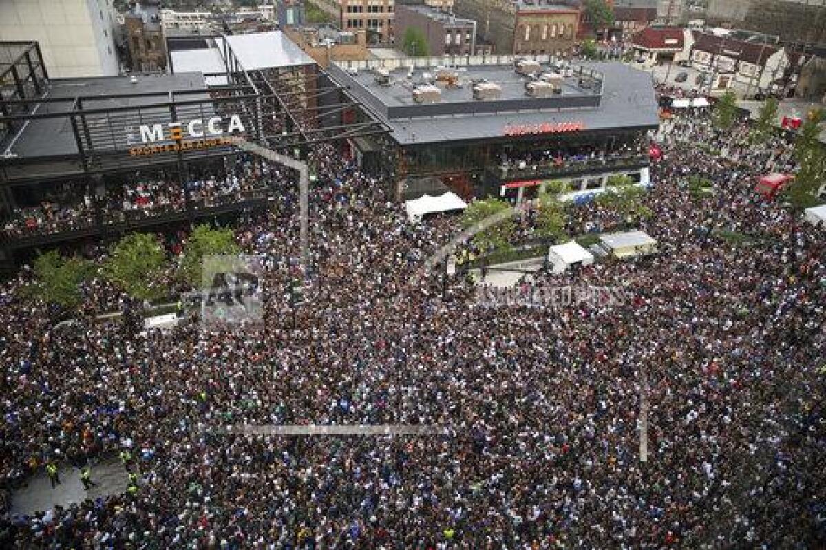 Huge crowd of fans gathered for NBA game