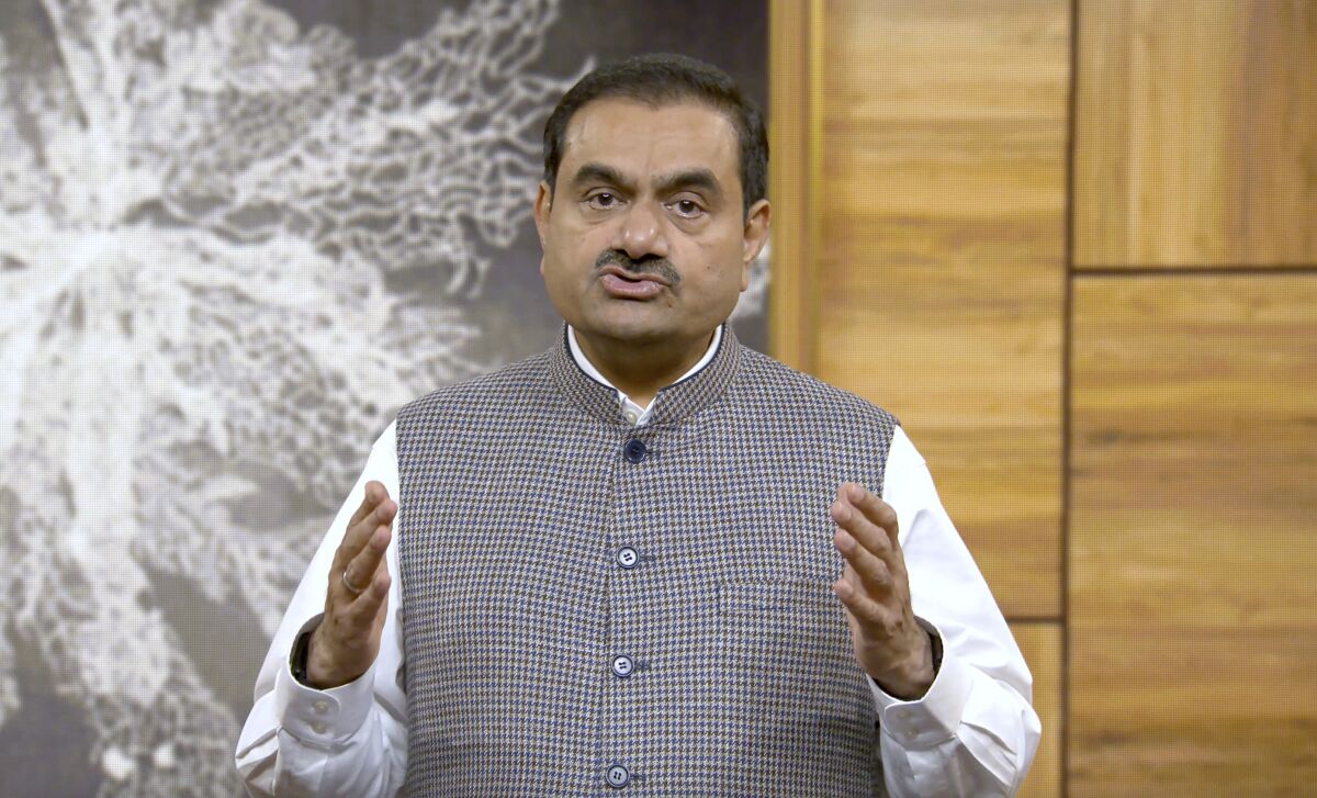 India's Adani scraps $2.5B share sale after fraud claims - The San Diego  Union-Tribune