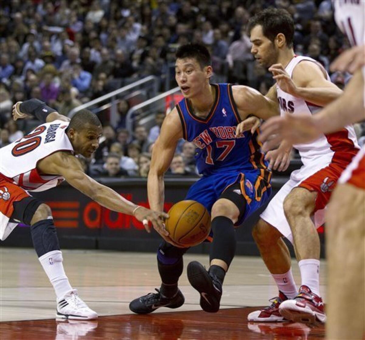 WATCH: Bulls win third-straight as DeRozan hits game-winner vs. Knicks