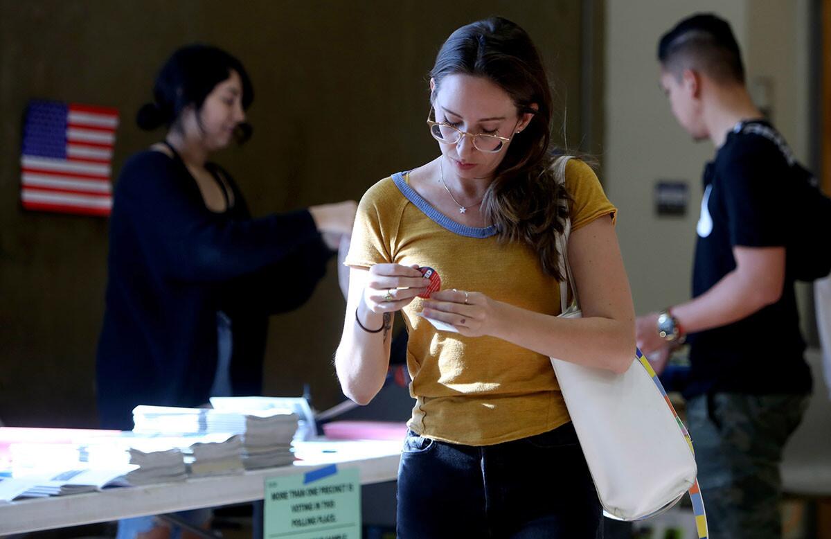 Photo Gallery: Crowds come out to vote in Glendale