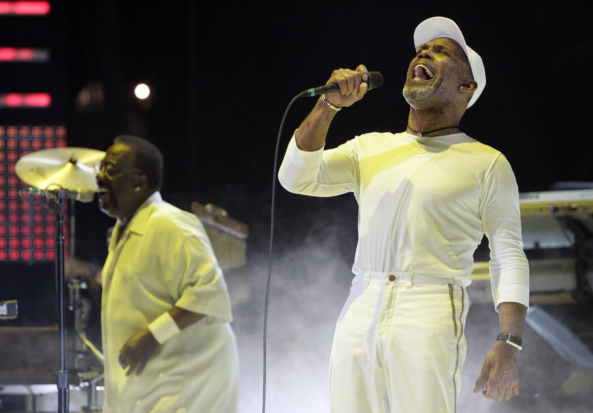 Frankie Beverly singing with his band