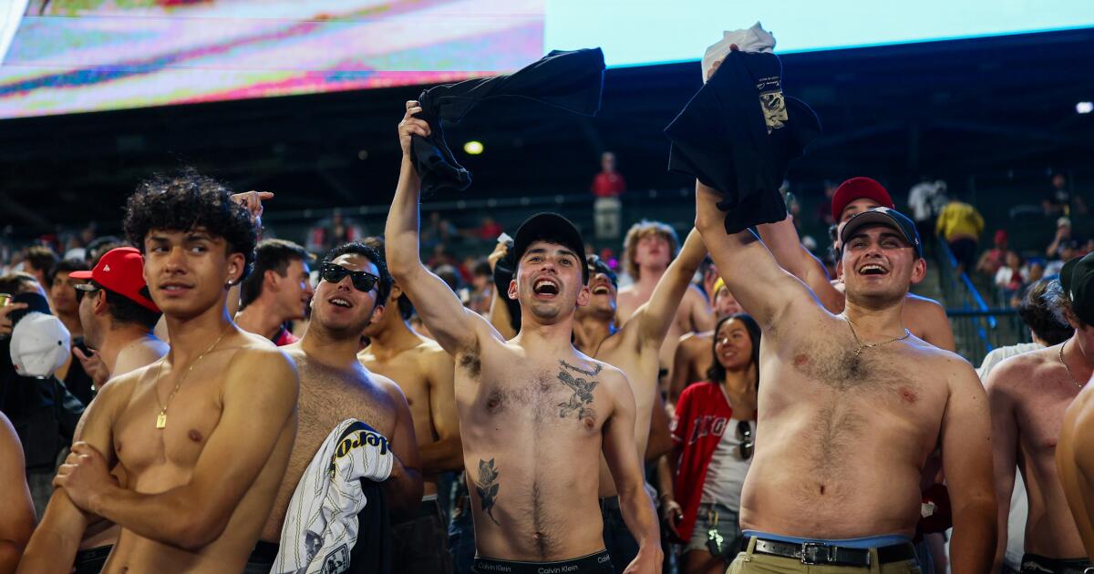 Lorsque les fans des Angels ont fait pression sur Arte Moreno pour qu’il vende l’équipe, il a dû essayer de gagner