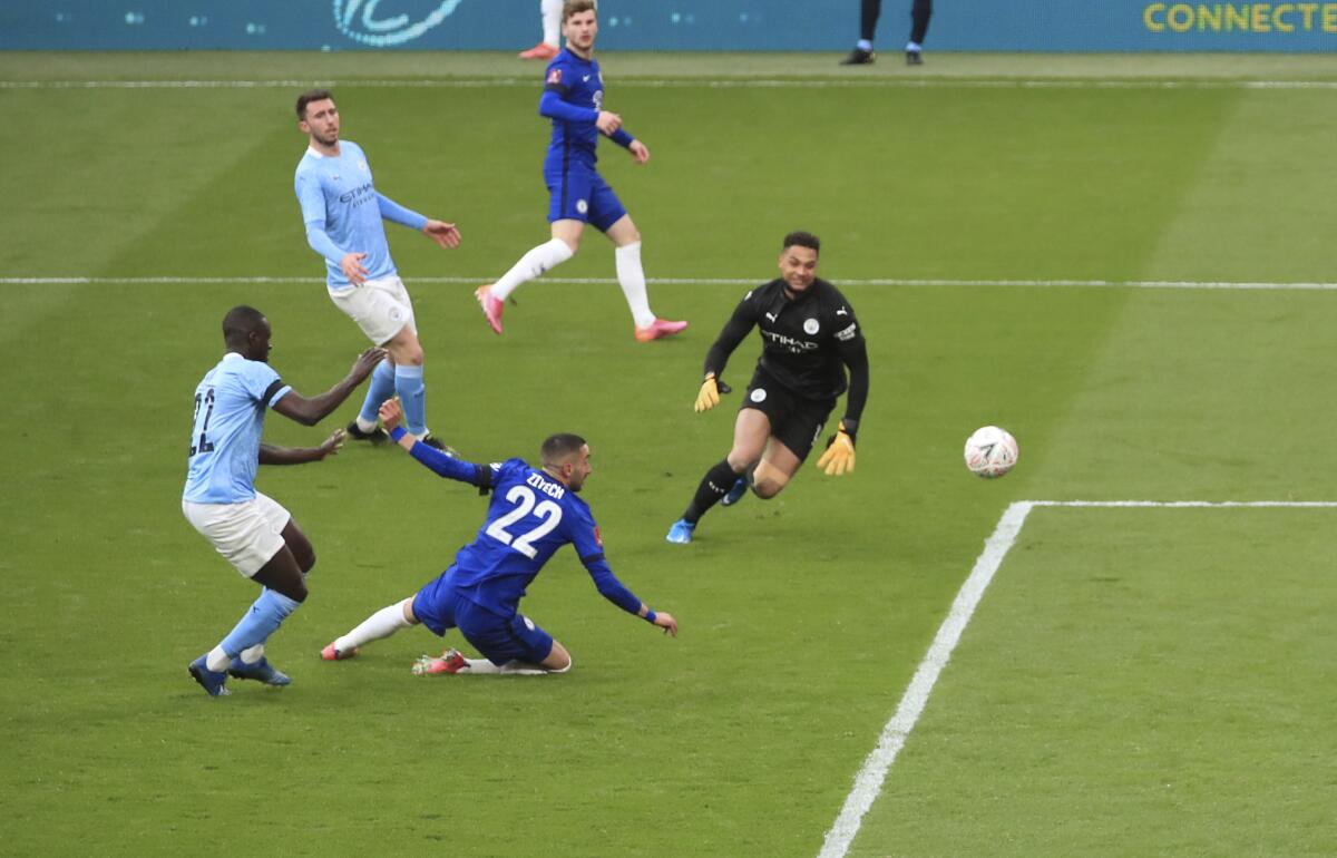 El volante de Chelsea anota un gol vontra Manchester City en semifinales de la Copa FA el sábado, 17 de abril del 2021.