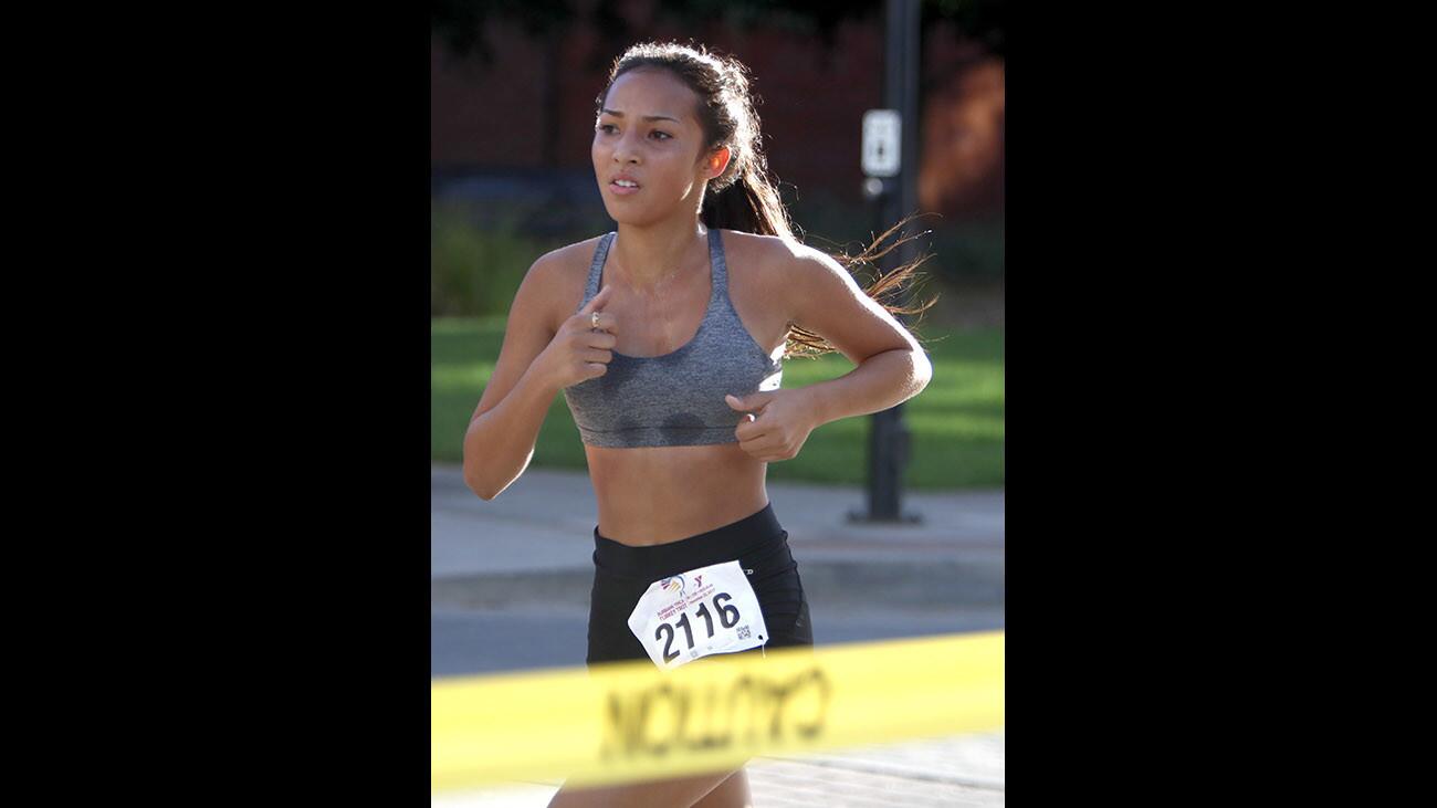 Photo Gallery: Large crowd up early for the annual Burbank YMCA Turkey Trot