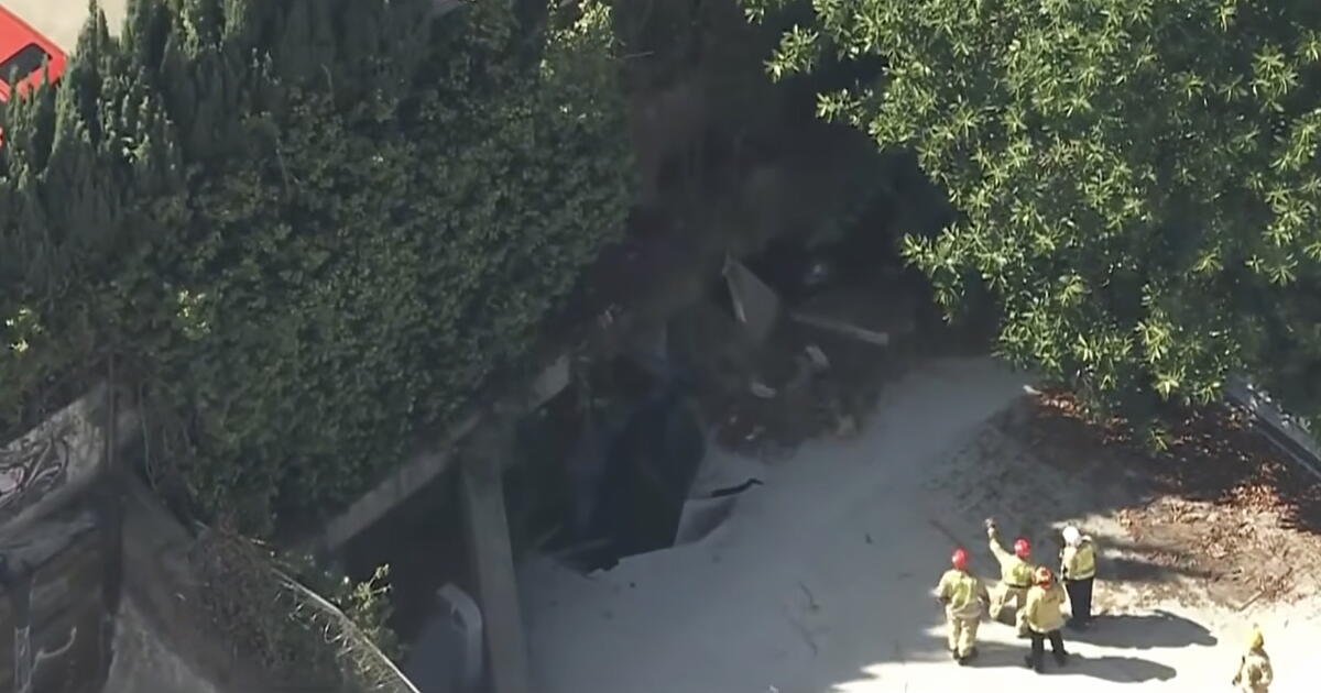 Overflowing pool causes partial hillside collapse in Hollywood Hills
