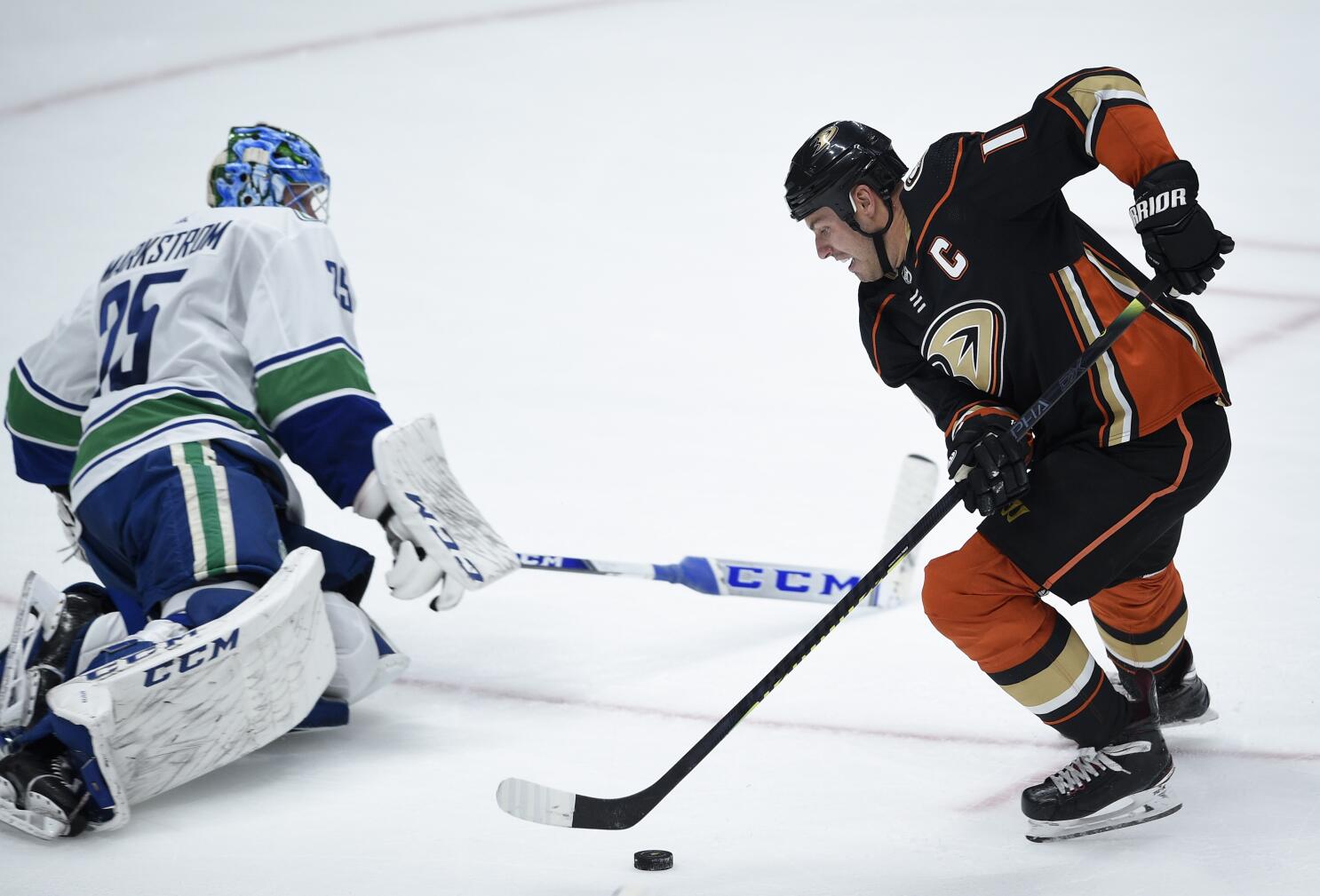 30 Getzlaf 2005 Stock Photos, High-Res Pictures, and Images