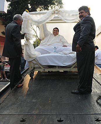 World's heaviest man marries in Mexico