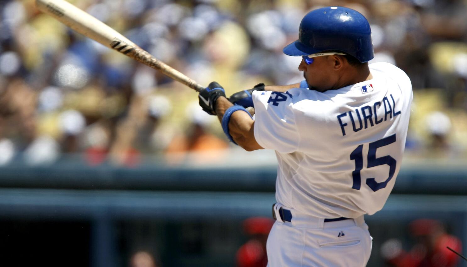 Dodgers' Furcal to have back surgery