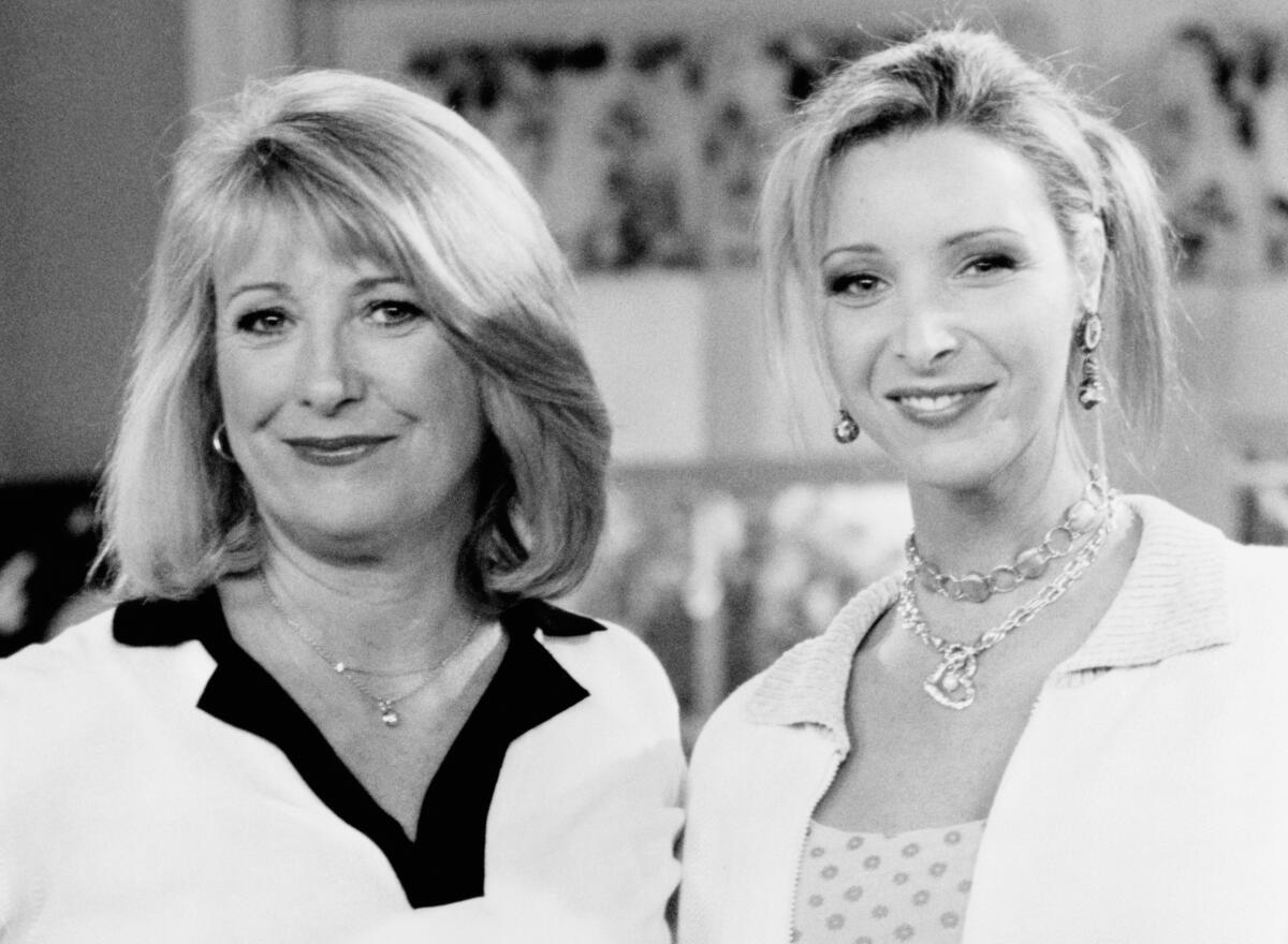 Lisa Kudrow honors Teri Garr, her onscreen 'Friends' mom - Los Angeles Times