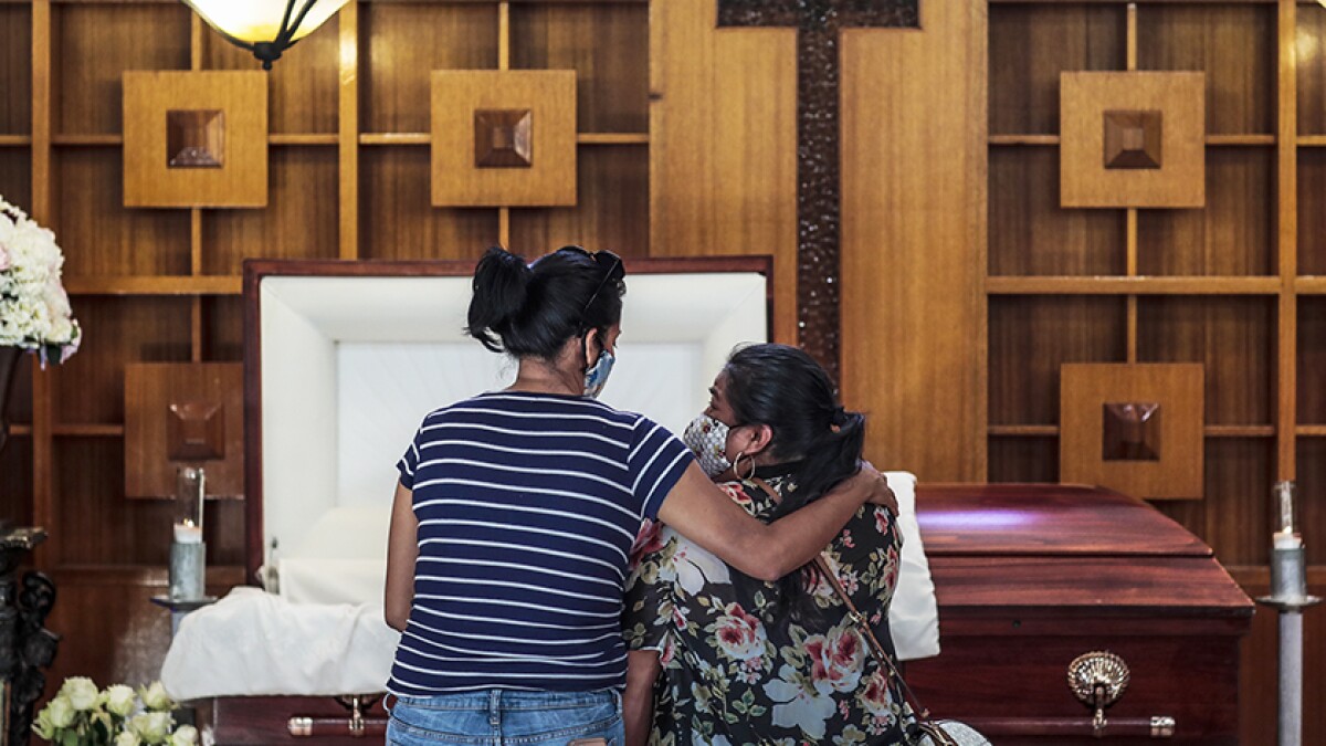 U S Covid 19 Death Toll Passes 500 000 Los Angeles Times No one will see me behind my computer screen. u s covid 19 death toll passes 500 000