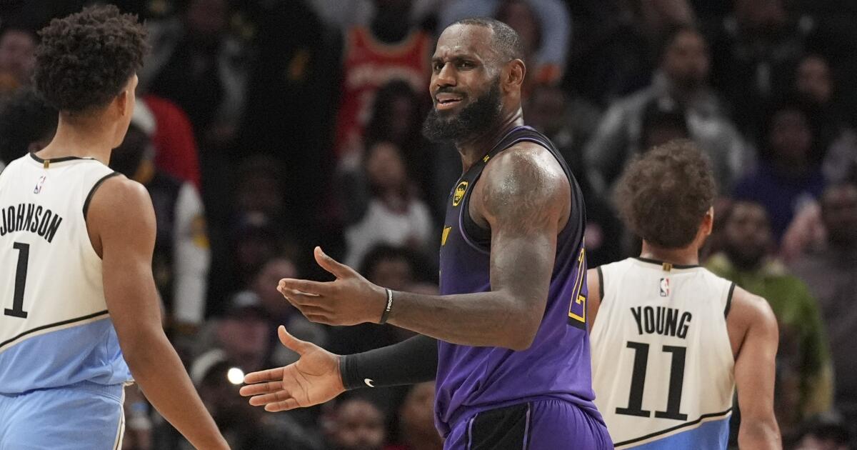 LeBron James misses shot at final buzzer in Lakers' wild overtime loss to Hawks