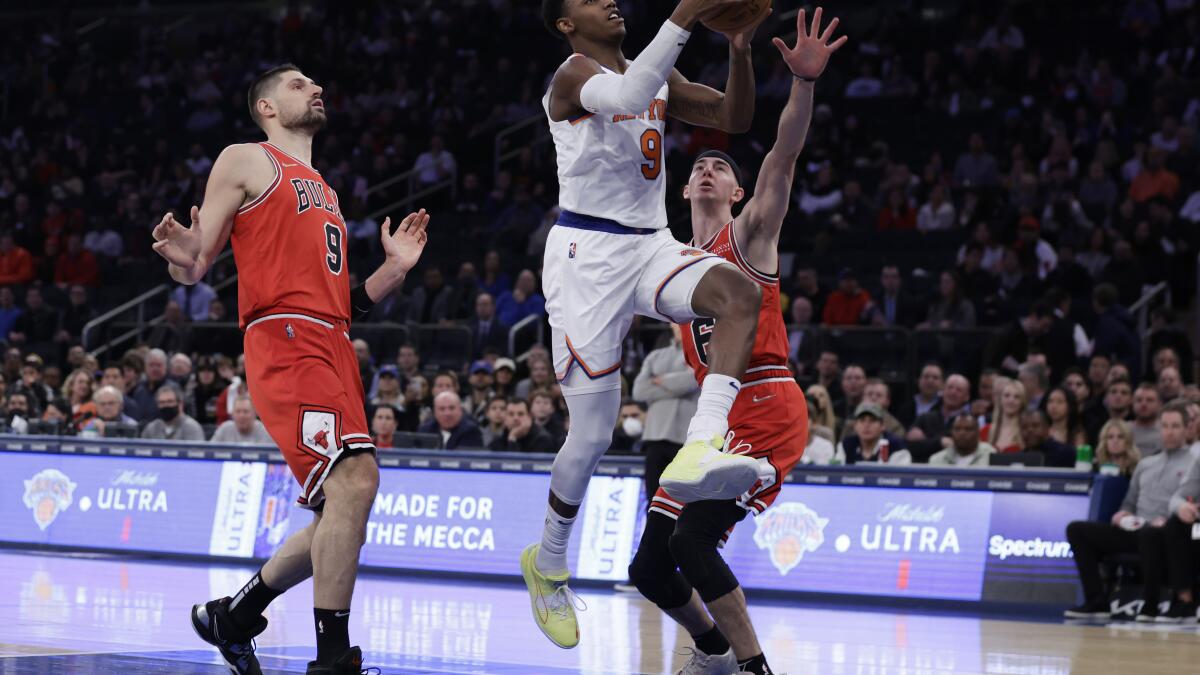 Rose, Bulls beat Knicks, win 8th straight - The San Diego Union-Tribune