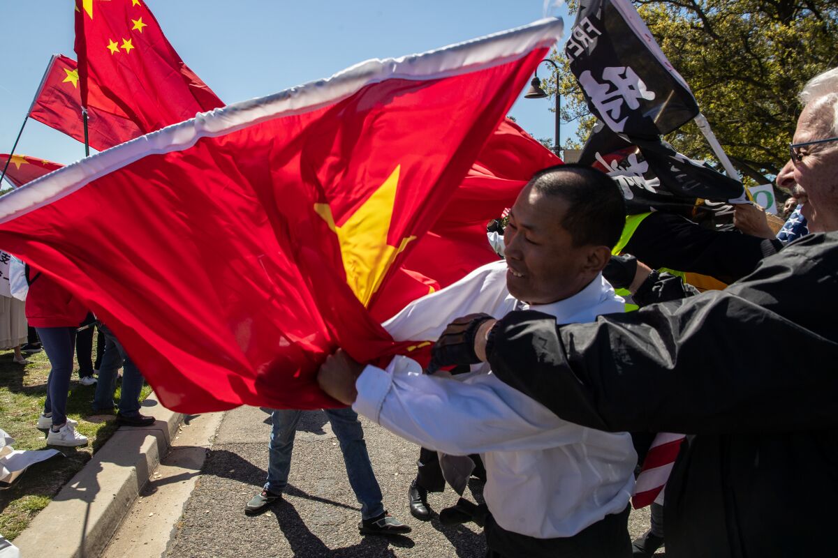 A scuffle broke out between China supporters and Taiwan supporters in the Simi Valley.