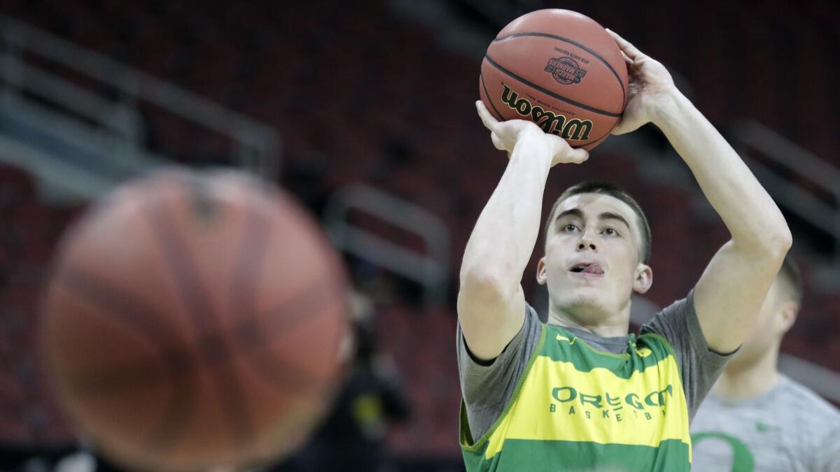 Oregon's Payton Pritchard has been the steady hand guiding the Ducks to 10 consecutive wins.