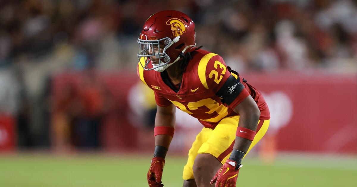 With Eric Gentry and Anthony Lucas out, USC’s defense must rely on its freshmen