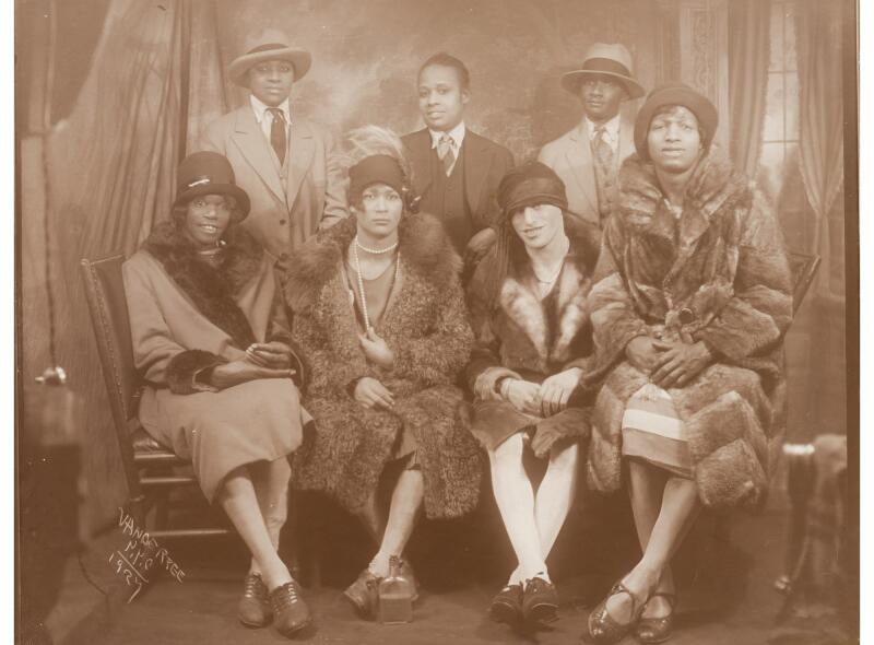 James van der Zee, without title, 1927, Silver printing gelatin, 20.3 × 25.4 cm.