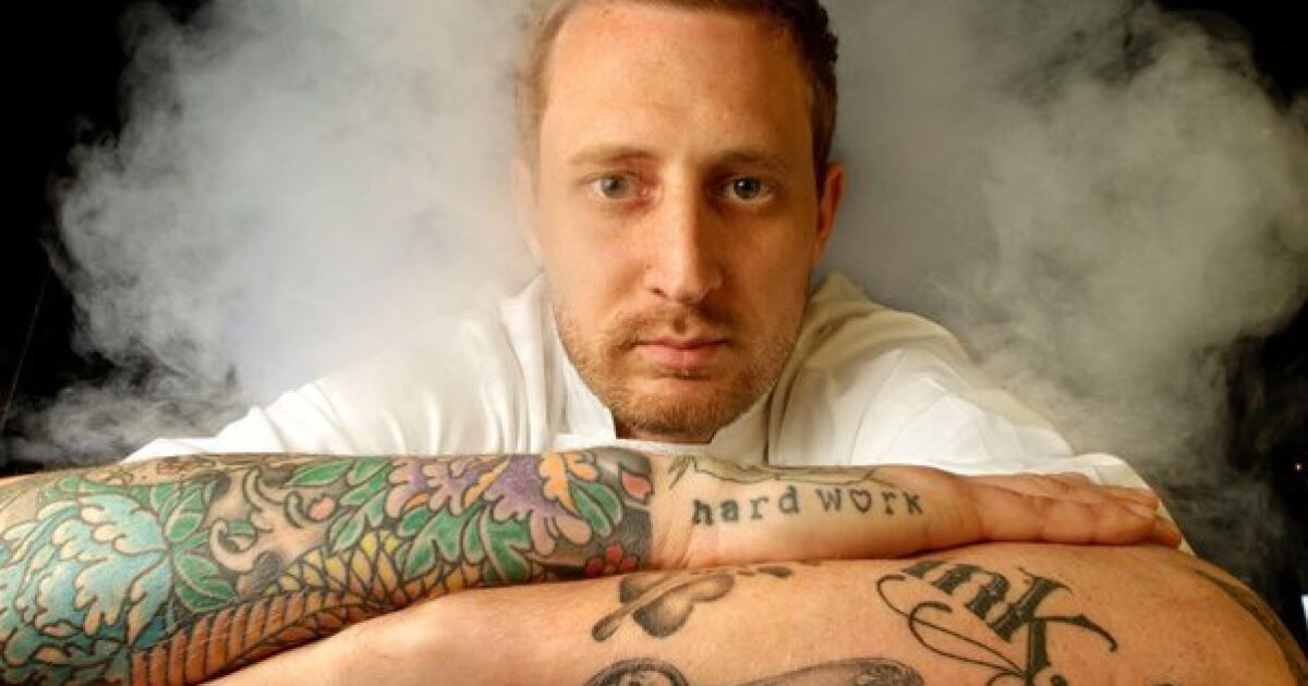 Michael Voltaggio's Blue Hair Transformation: See the ... - wide 5