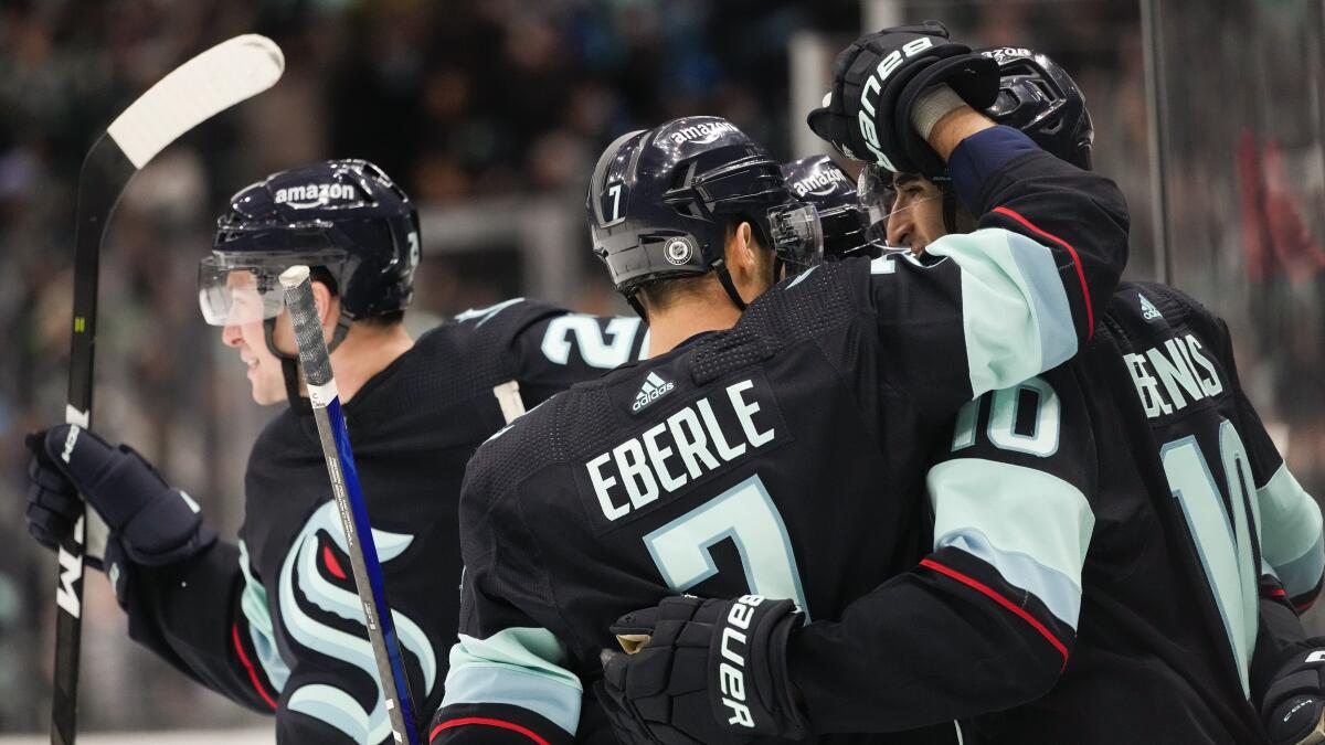 Kraken clinch first playoff berth, beat Coyotes 4-2 - The San Diego  Union-Tribune