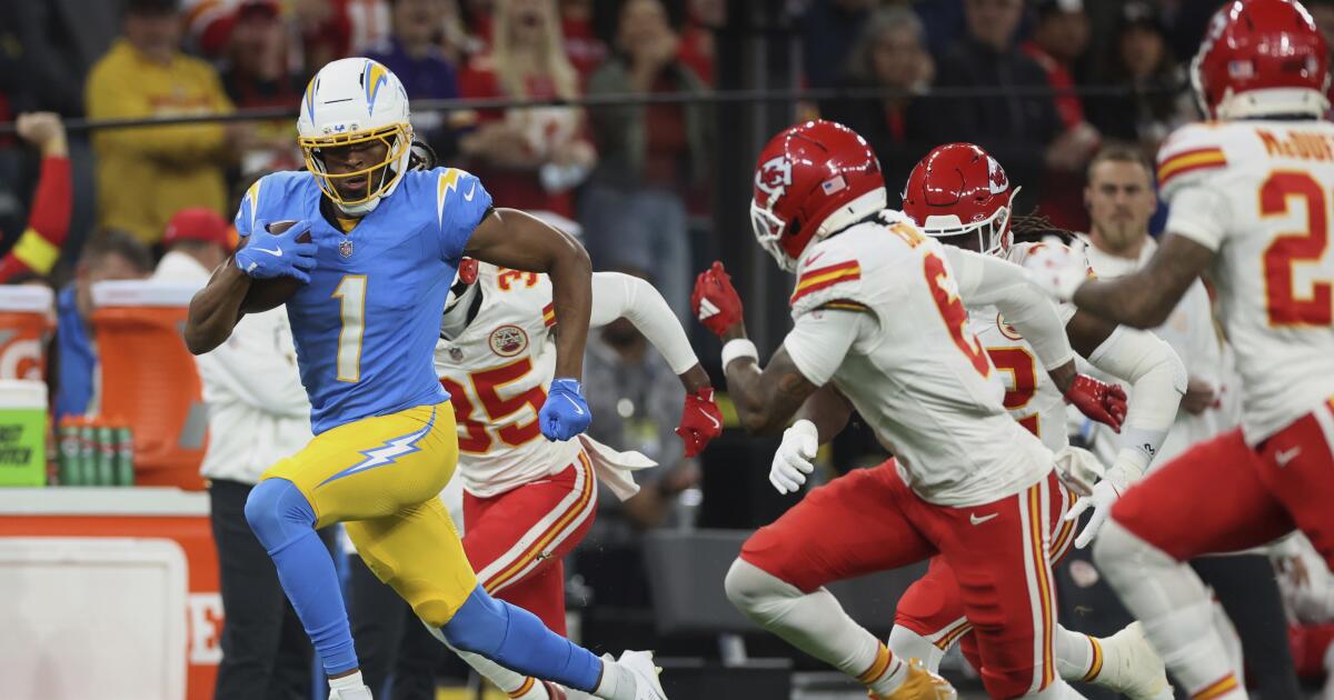 It's more than Justin Herbert. The secret behind the Chargers' resurgent pass attack